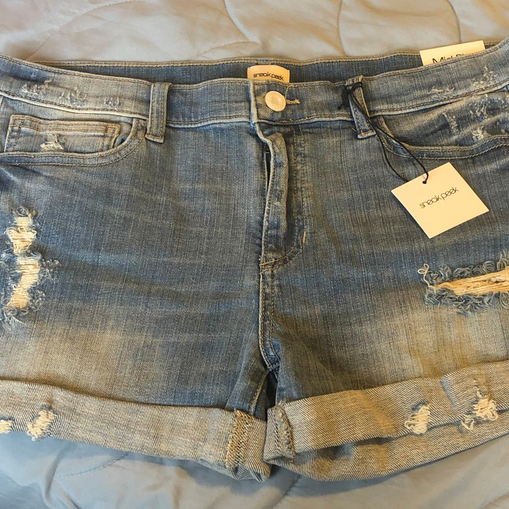 Sneak Peek Shorts